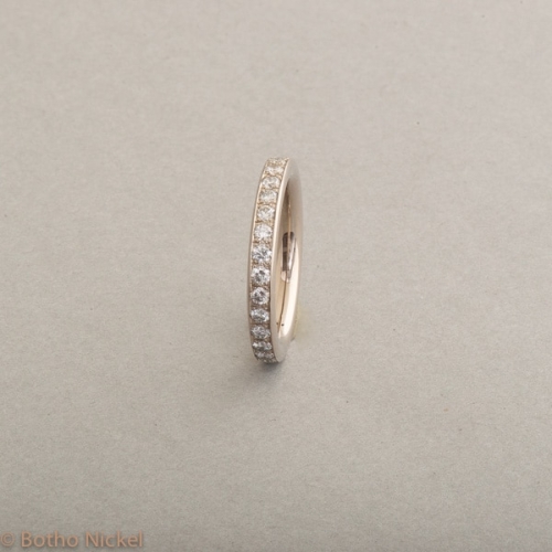 Ring aus 18 Karat Weissgold mit Brillanten 1ct. Botho Nickel Schmuck Hamburg Juwelier und Goldschmiede