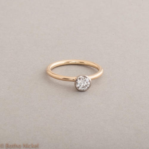 Verlobungsring aus 18 Kart Gold mit Brillant 0.45ct, Botho Nickel Schmuck Hamburg, Juwelier und Goldschmiede