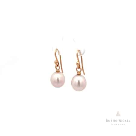 Ohrringe aus 18 Karat Gelbgold mit Süßwasser-Zuchtperlen, Botho Nickel Schmuck Hamburg, Juwelier und Goldschmiede