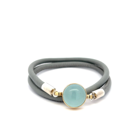 Lederarmband mit Verschluss aus Silber , Aquamarin Cabochon , Fassung 18 Karat Gold, Botho Nickel Schmuck Hamburg Juwelier und Goldschmiede