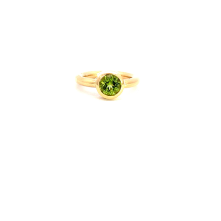Ring aus 18 Karat Gelbgold mit Peridot, Botho Nickel Schmuck Hamburg Juwelier und Goldschmiede