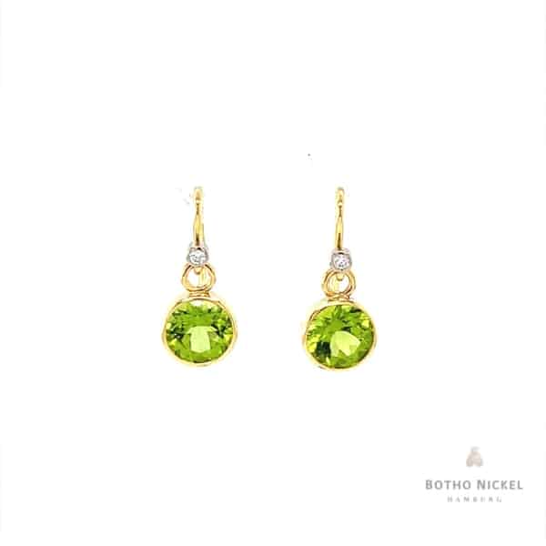 Ohrringe aus 18 Karat Gold mit Peridot und Brillanten, Botho Nickel Schmuck Hamburg, Juwelier und Goldschmiede
