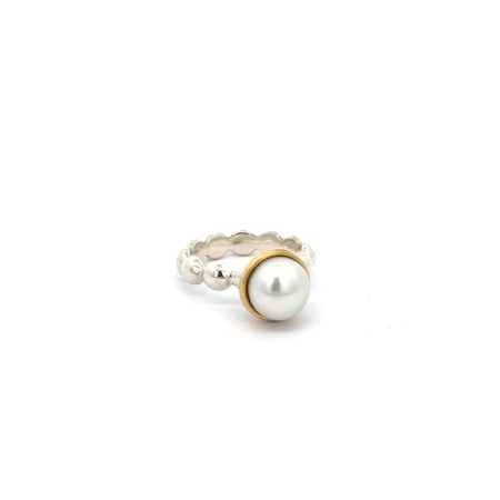 Linsenring aus Silber mit Süßwasser Zuchtperle, Fassung 18 Karat Gold, Botho Nickel Schmuck Hamburg Juwlier und Goldschmiede